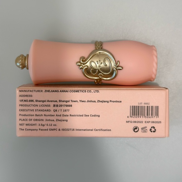 NEW GOLD FOIL FLOWER Color Changing Lipstick - Picture 7 of 7